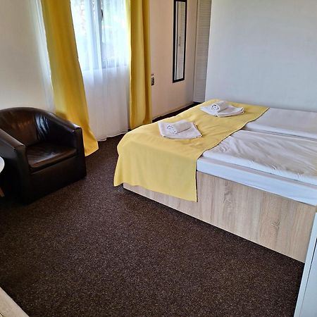 Pensiunea Tinelu Brasov Сэчеле Экстерьер фото